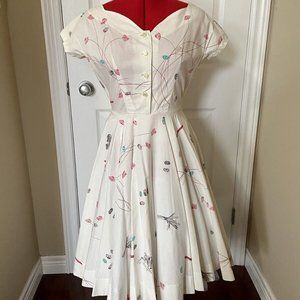 Vintage 1950s Cream Seashell print cotton dress with cap sleeves novelty print